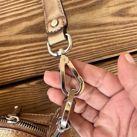 Tignanello women’s gold/bronze leather shoulderbag - Picture 6 of 8